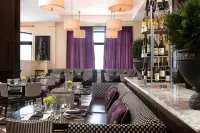 Hotel Blackhawk, Autograph Collection - sarapan