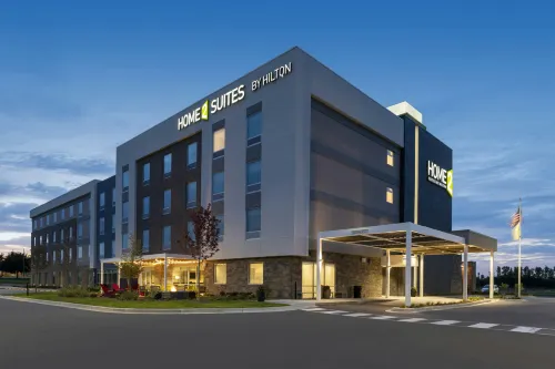 Home2 Suites by Hilton Appleton - parking