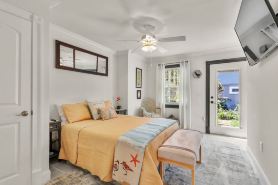 Historic 1bed 1bath Suite Steps to River St!
