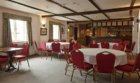 Bull Hotel by Greene King Inns - parkir