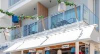Skipper Beachfront Suites - Homestays