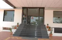 Hotel Devraj Palace