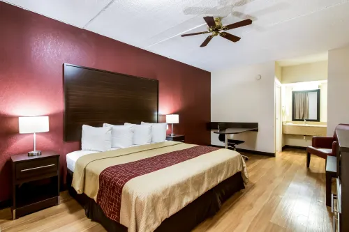 Red Roof Inn & Suites Statesboro - University Hotels in Statesboro