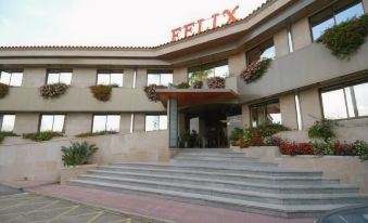 Felix Hotel