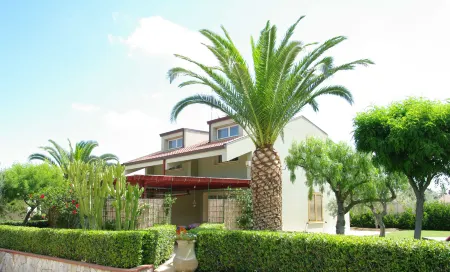 Spacious Apartment for 4 People in Residence