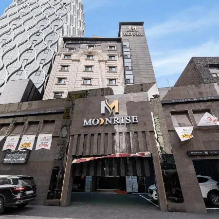 Yongin Hotel Moonrise Отели рядом с достопримечательностью «Парк Монэ»