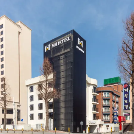 MHHOTEL 1HO Отели рядом с достопримечательностью «Парк Тага»