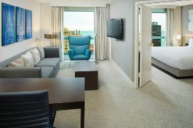 Hilton Chicago Magnificent Mile Suites