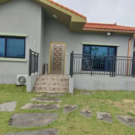 Jeju Sandeul Pension Отели рядом с достопримечательностью «Собор Святой Троицы»
