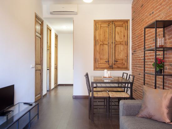 2-Bedroom Apartment for Families