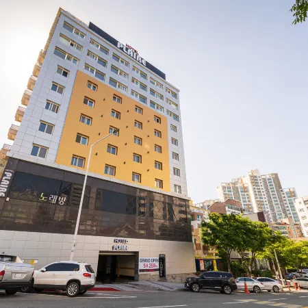 Busan Songjeong Hotel Plaire Отели рядом с достопримечательностью «Пристань Мипо»