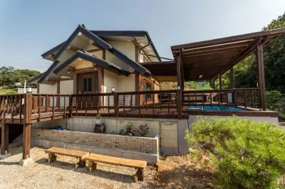 Jebudo Neuldanbi Pension Hotels near Jeongok Port