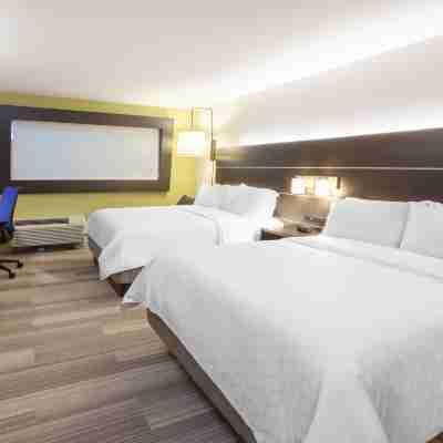 Holiday Inn Express & Suites ST Peters Rooms