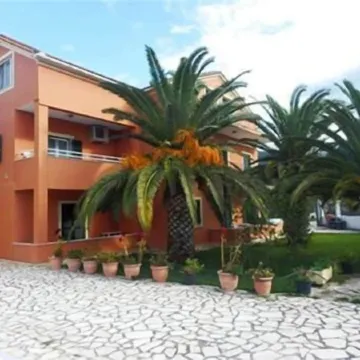 Katerina Pool Apartments