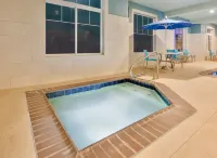 Holiday Inn Express & Suites SEASIDE-CONVENTION CENTER by IHG - Hot Tub
