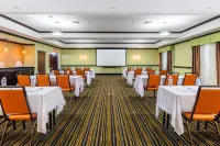 Holiday Inn Express & Suites Dallas W - I-30 Cockrell Hill