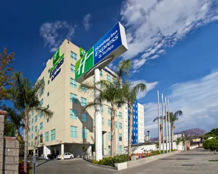 โรงแรมฮอลิเดย์ อินน์ เอ็กซ์เพรส เกเรตาโร บาย IHG โรงแรมในเกเรตาโร