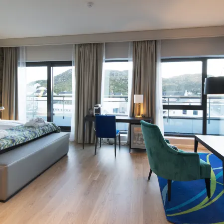 Thon Hotel Fosnavåg Отели в г. Фоснавог