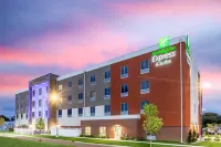 Holiday Inn Express & Suites Ottawa Hotels in Ottawa