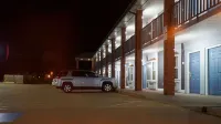 Rodeway Inn - parking
