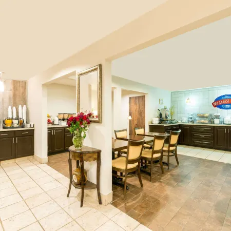Baymont by Wyndham Louisville East Hotels in Hurstbourne