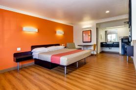 Motel 6 Garden Grove, CA