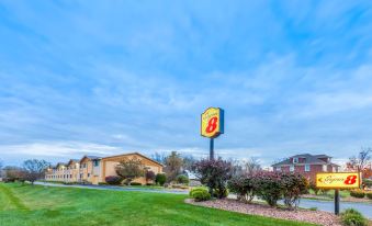 Super 8 by Wyndham Liverpool/Clay/Syracuse Area