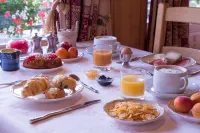 Chalet-Hôtel Neige et Roc, the Originals Relais - breakfast