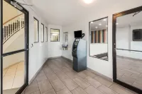 Studio 6 Laredo, TX - North I 35 - parking