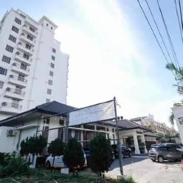 Colonial Hotel Makassar Các khách sạn gần Bãi biển Akkarena