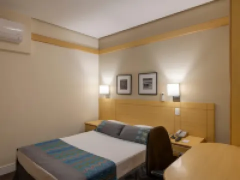 モンレアーレ プラス グァルーリョス インターナショナル エアポート グアルリョスのホテル