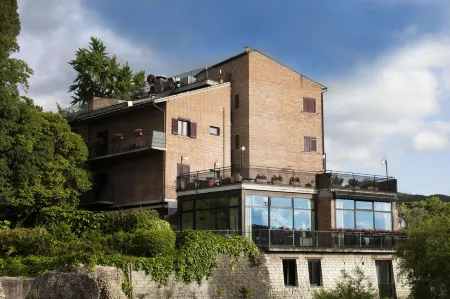 Hotel dei Duchi Отели в г. Сполето