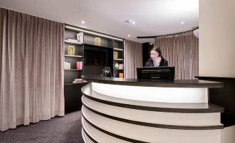 Aris Grand Place Hotel