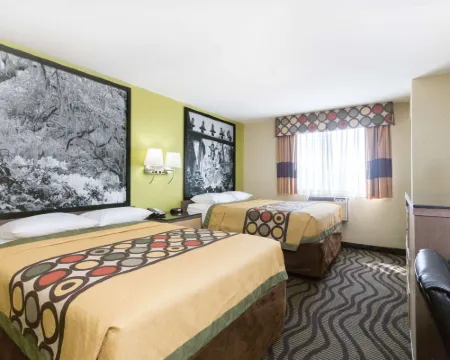 Super 8 by Wyndham Brunswick/St Simons Island Area Hotels in Dock Junction