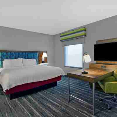 Hampton Inn & Suites Syracuse Dewitt Rooms