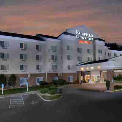 Fairfield Inn & Suites Roanoke Hollins/I-81 Hotel Exterior