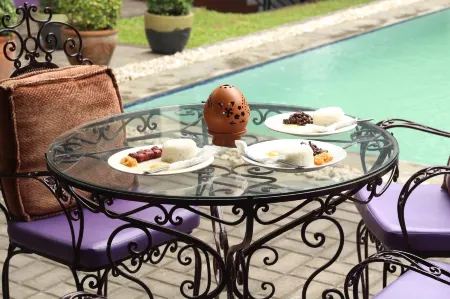 Purple Tree Bed & Breakfast