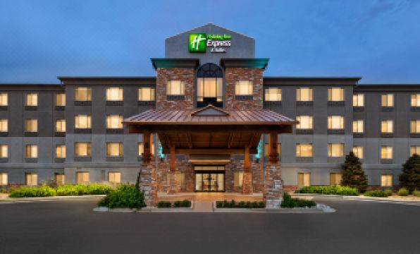 Holiday Inn Express & Suites DENVER AIRPORT by IHG