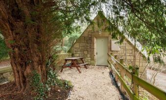 The Coach House Beautiful Georgian Apartment Wifi and Parking Near Bath