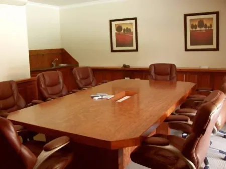 Three Rivers Lodge and Villas Отели рядом с достопримечательностью «The Fun Company Emerald Resort & Casino»