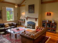 Tizzana Winery Bed and Breakfast Hotels in Ebenezer