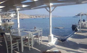 Cycladic Pleasure Houses by the Sea