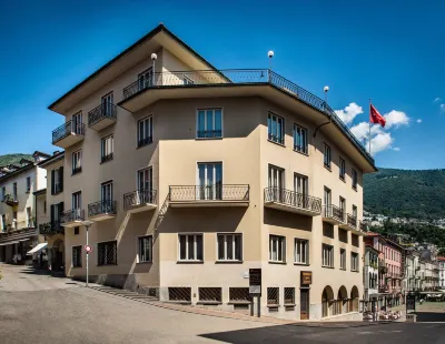 Hotel Dell'Angelo Отели в г. Локарно