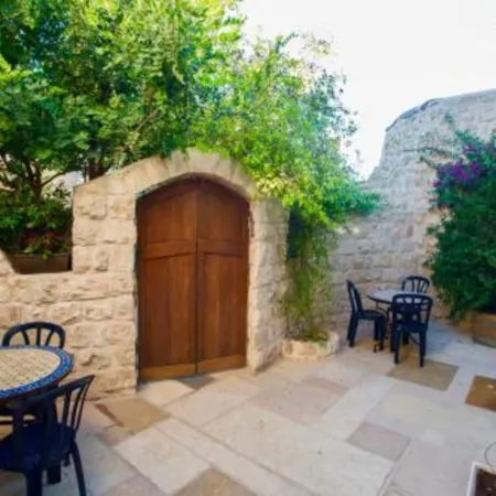 Artist Quarter Guesthouse B&B
