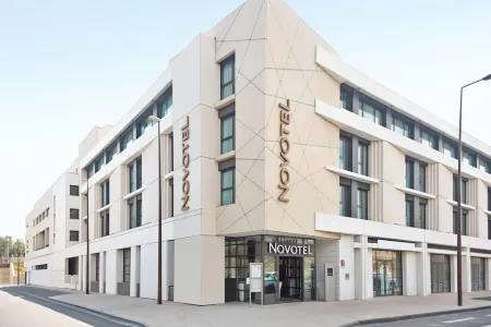 Novotel Avignon Centre Отели рядом с достопримечательностью «Mairie d'Avignon»