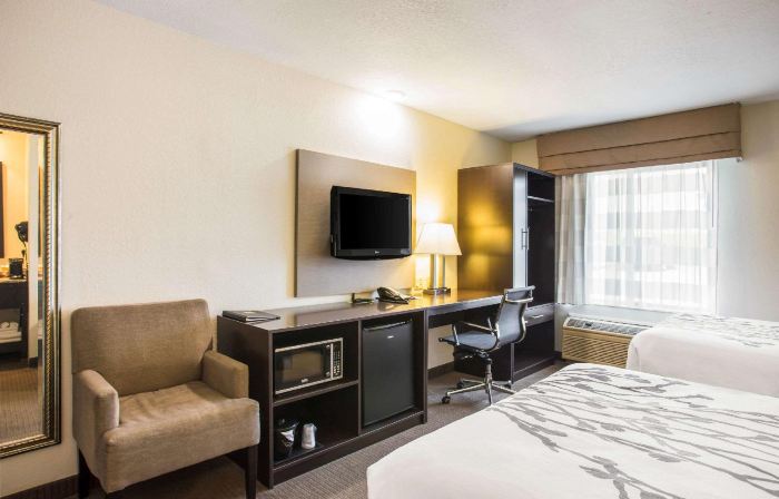 Quality Inn Kansas City International Airport