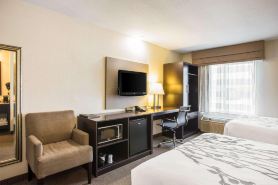 Quality Inn Kansas City International Airport