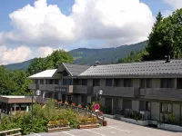 La Croix de Savoie & Spa فنادق في Samoens