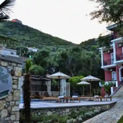Vassilis Guest House Hotel Exterior