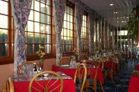Tradewinds All Suite Hotel Hotels near Centinela Springs